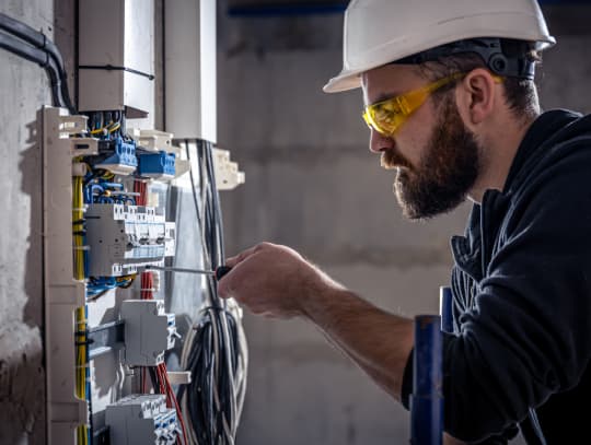 Tips For Safe Electrical Maintenance Services In Dubai